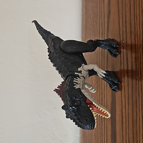 Jurrasic World Dominion Dinosaur Attack and Sound Dinosaur - Picture 2 of 11